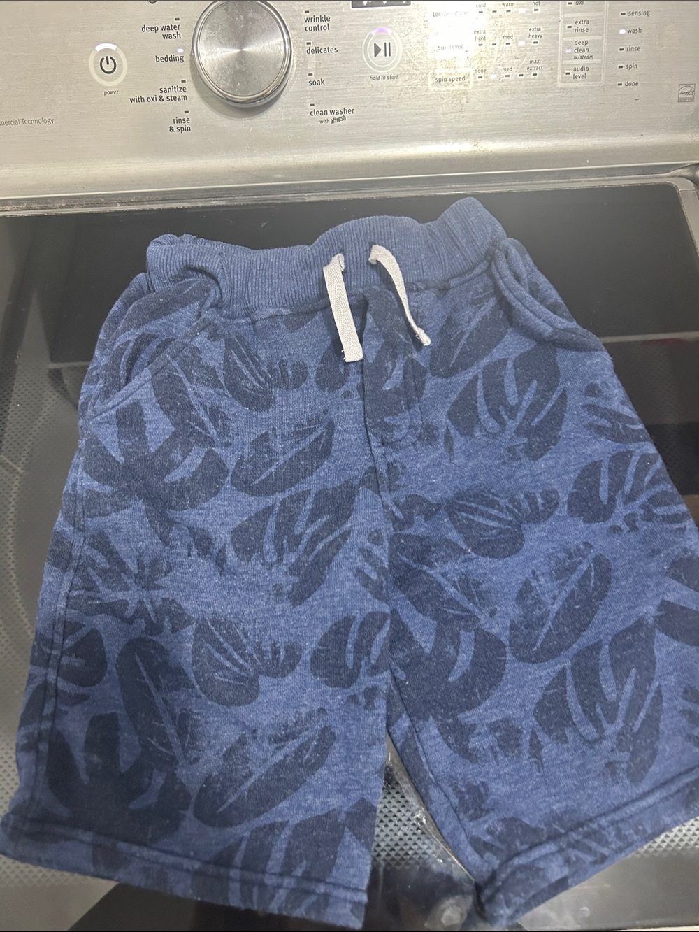 Boys size 4 tropical print Hawaiian hibiscus shorts board short long length